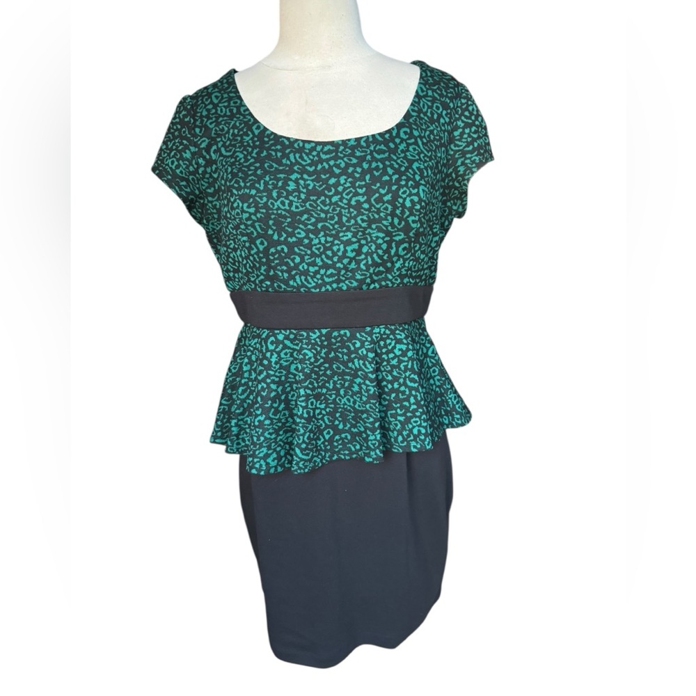 Late 1990s/Y2K iz Byer‎ Leopard Print Peplum Dress